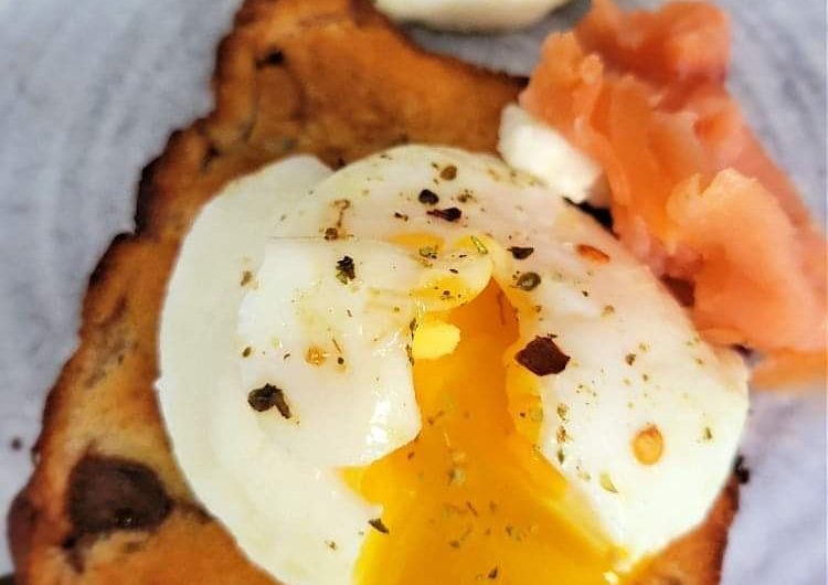 Easy Air Fryer Poached Eggs - A Quick and Healthy Breakfast