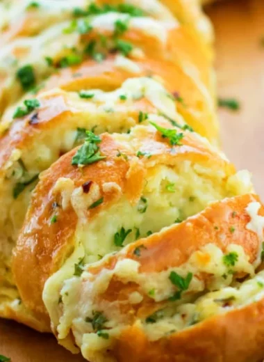 Cheesy Air Fryer Garlic Bread