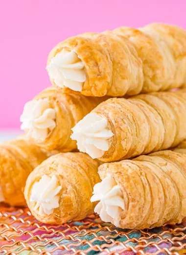 Gingerbread Cream Horns