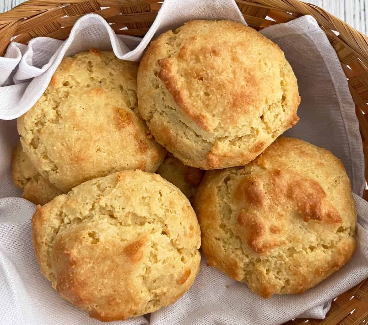 Easy Gluten-Free Biscuits (Only 4 Ingredients!)